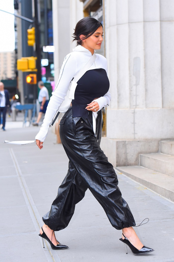 Street Style: Kylie Jenner - Love & PR: Fashion Media X Fashion